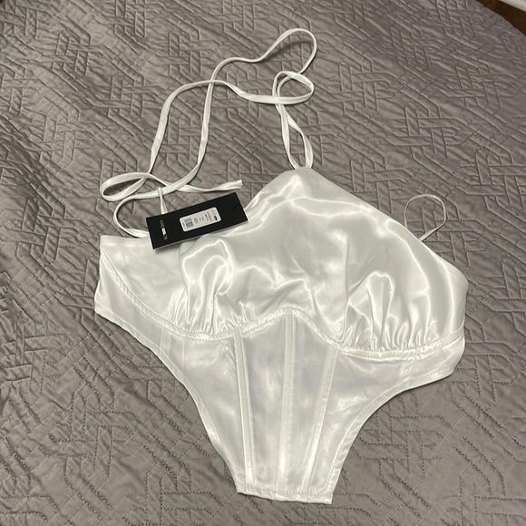 Crop halter top - Picture 3 of 5